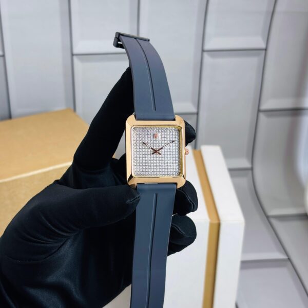 AP MENS AND WOMENS BOTH SUITED STRAP DIAMOND MODEL WATCHES
