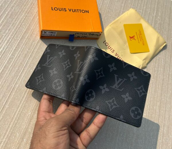 BIG BRANDS MENS WALLETS AND BELTS (VISIBLE IN IMAGE