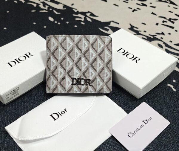 BIG BRANDS MENS WALLETS AND BELTS (VISIBLE IN IMAGE
