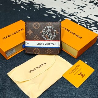 BIG BRANDS MENS WALLETS AND BELTS (VISIBLE IN IMAGE