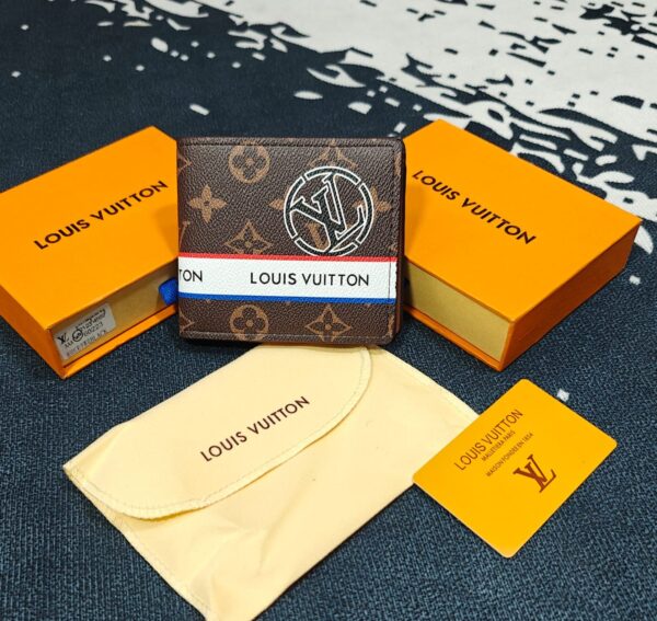 BIG BRANDS MENS WALLETS AND BELTS (VISIBLE IN IMAGE