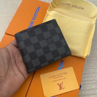 BIG BRANDS MENS WALLETS AND BELTS (VISIBLE IN IMAGE