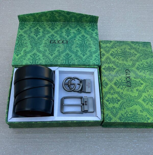 BIG BRANDS MENS WALLETS AND BELTS (VISIBLE IN IMAGE