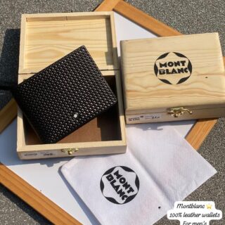 BIG BRANDS MENS WALLETS AND BELTS (VISIBLE IN IMAGE