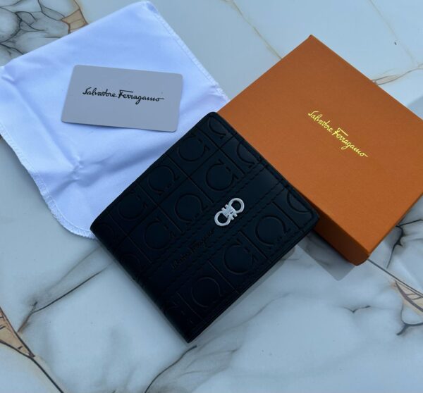 BIG BRANDS MENS WALLETS AND BELTS (VISIBLE IN IMAGE