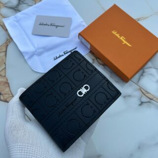 BIG BRANDS MENS WALLETS AND BELTS (VISIBLE IN IMAGE