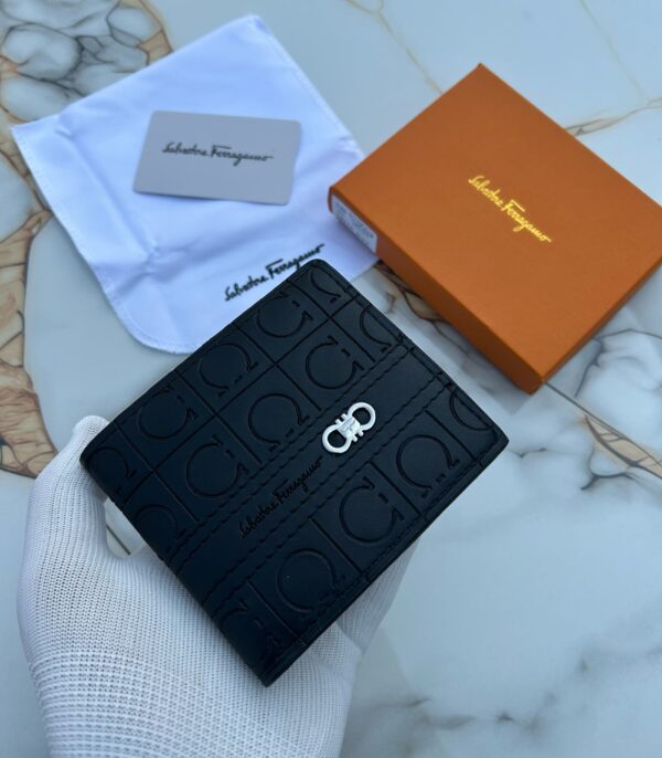 BIG BRANDS MENS WALLETS AND BELTS (VISIBLE IN IMAGE