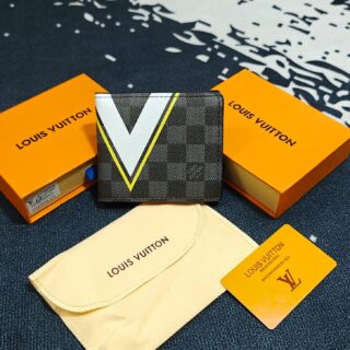 BIG BRANDS MENS WALLETS AND BELTS (VISIBLE IN IMAGE