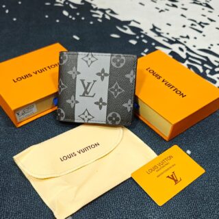 BIG BRANDS MENS WALLETS AND BELTS (VISIBLE IN IMAGE