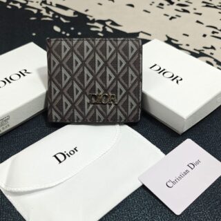 BIG BRANDS MENS WALLETS AND BELTS (VISIBLE IN IMAGE