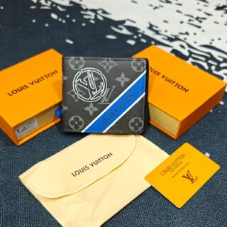 BIG BRANDS MENS WALLETS AND BELTS (VISIBLE IN IMAGE