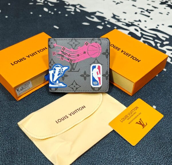 BIG BRANDS MENS WALLETS AND BELTS (VISIBLE IN IMAGE