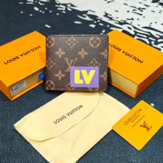 BIG BRANDS MENS WALLETS AND BELTS (VISIBLE IN IMAGE