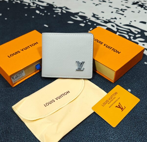 BIG BRANDS MENS WALLETS AND BELTS (VISIBLE IN IMAGE